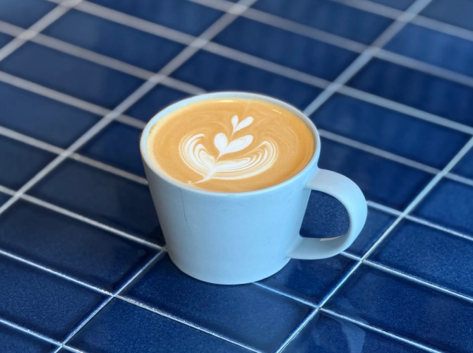 Cafe Latte (Hot / Iced)